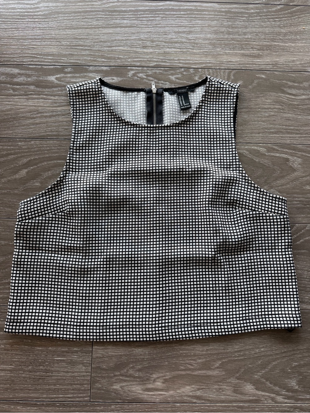Forever 21 Black & White Grid Sleeveless Crop Top